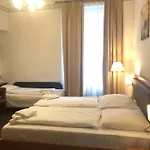 Hotel Adam